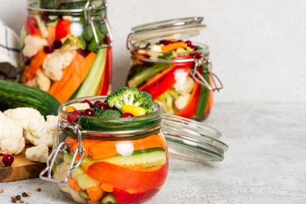 Colored vegetable salad for winter 