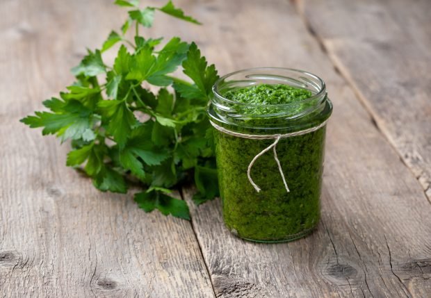 Parsley seasoning for winter – a simple and delicious recipe, how to cook step by step