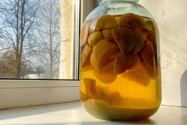 Compote of large apples for winter