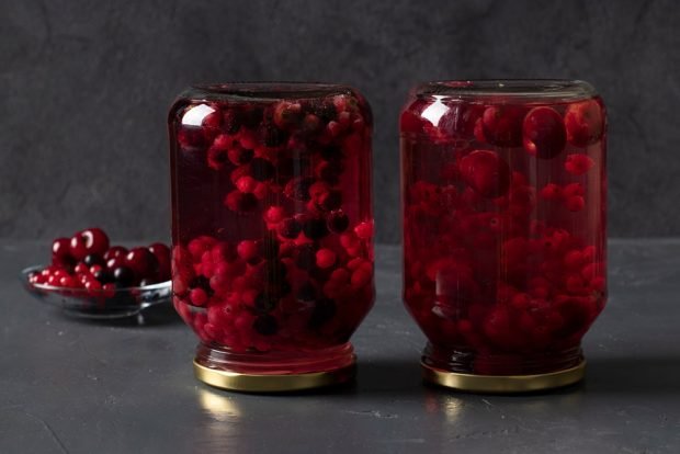 Cherry and currant compote for winter – a simple and delicious recipe, how to cook step by step