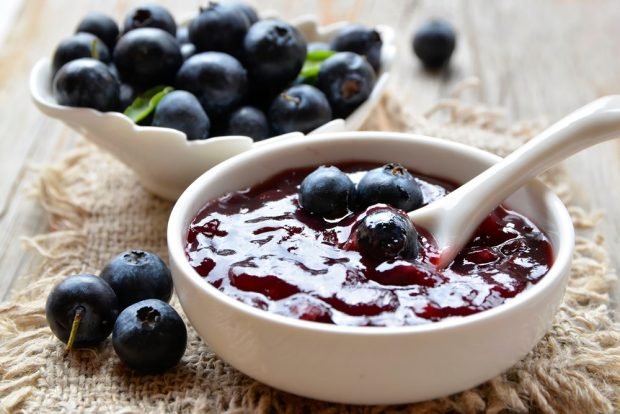 Blueberry jam with banana