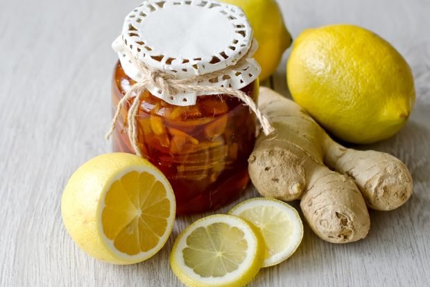 Ginger with honey and lemon for winter is a simple and delicious recipe, how to cook step by step