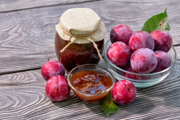 Red plum jam – a simple and delicious recipe, how to cook step by step