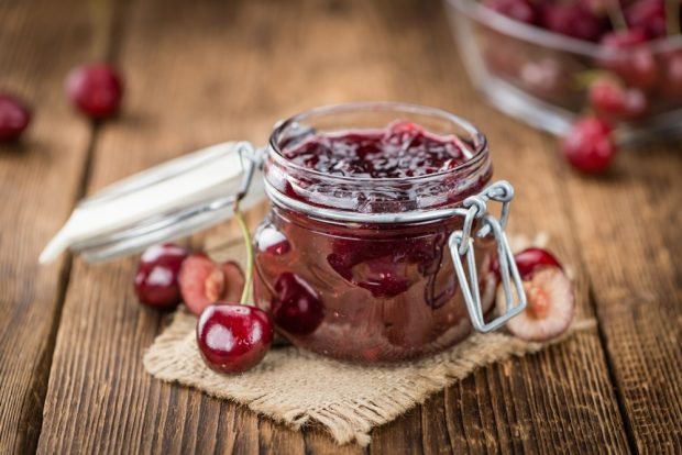 Cherry jelly with agar agar is a simple and delicious recipe how to cook step by step