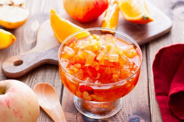 Apple jam with orange 