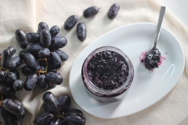 Grapes in their own juice for the winter – a simple and delicious recipe, how to cook step by step