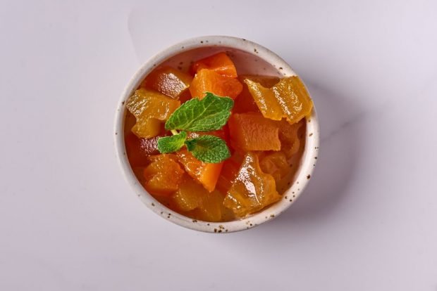 Melon jam with lemon and orange 