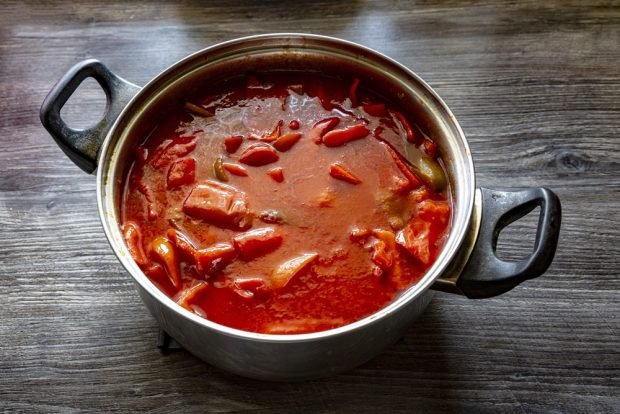 Bulgarian pepper lecho with carrots for winter