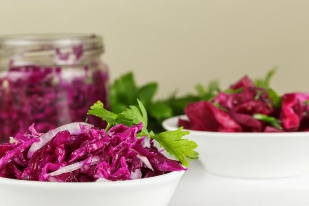 Pickled red cabbage with beetroot is a simple and delicious recipe, how to cook step by step