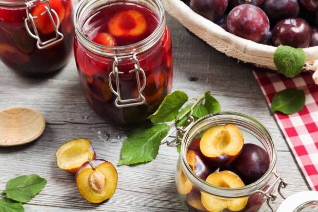 Plum and gooseberry compote for winter is a simple and delicious recipe, how to cook step by step