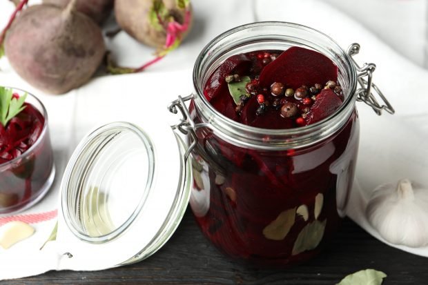 Pickled beetroot for the winter without sterilization 