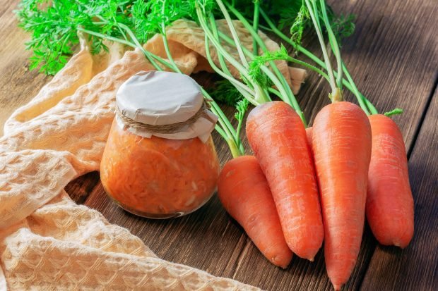 Carrot caviar for winter through a meat grinder