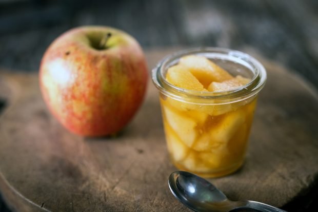 Compote of apple slices for winter – a simple and delicious recipe, how to cook step by step