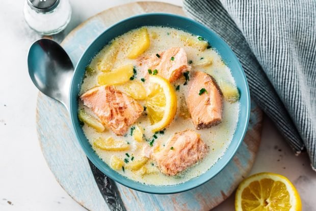 Milk soup with red fish and potatoes