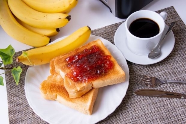 Gooseberry jam with banana is a simple and delicious recipe, how to cook step by step