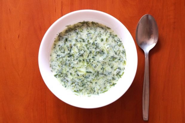 Milk soup with cucumbers and herbs