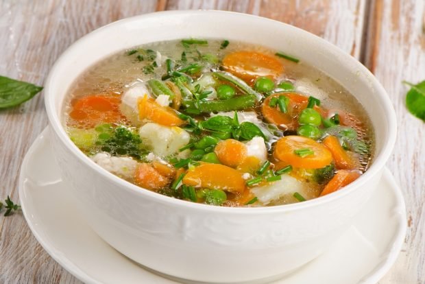 Vegetable soup on chicken broth