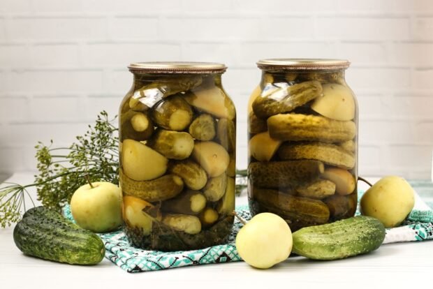 Canned cucumbers with apples
