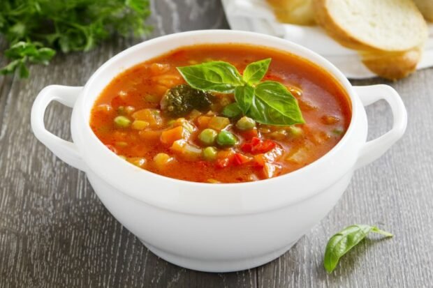 Minestrone with broccoli