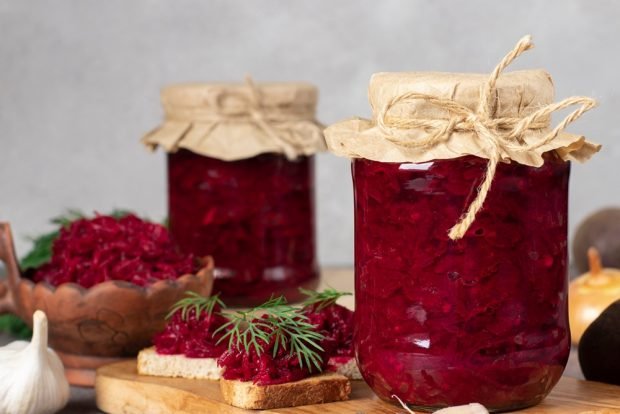 Beetroot caviar with tomato paste for winter 