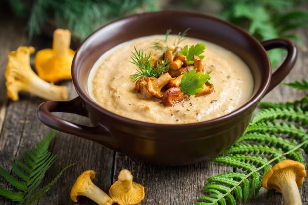 Chanterelle soup