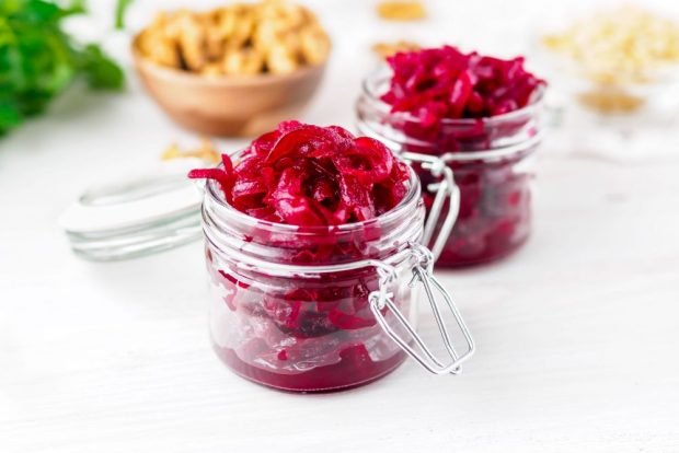 Boiled beetroot salad for winter