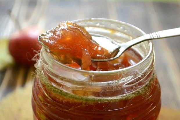 Apple jam with pectin