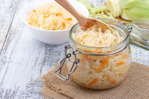 Crispy sauerkraut with carrots for winter 