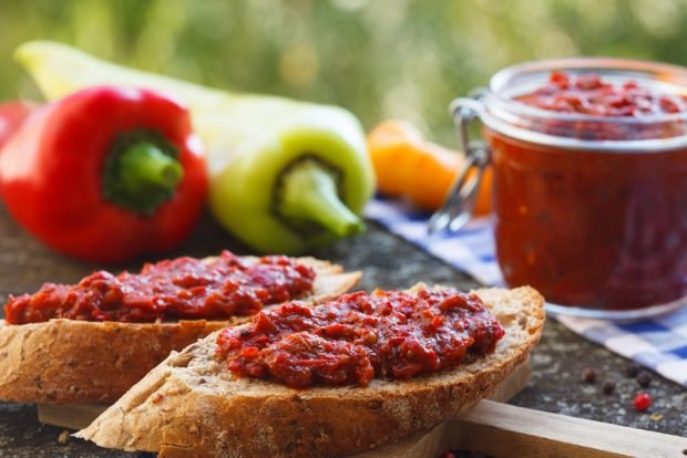 Aivar in Serbian with eggplant, pepper and tomatoes for winter