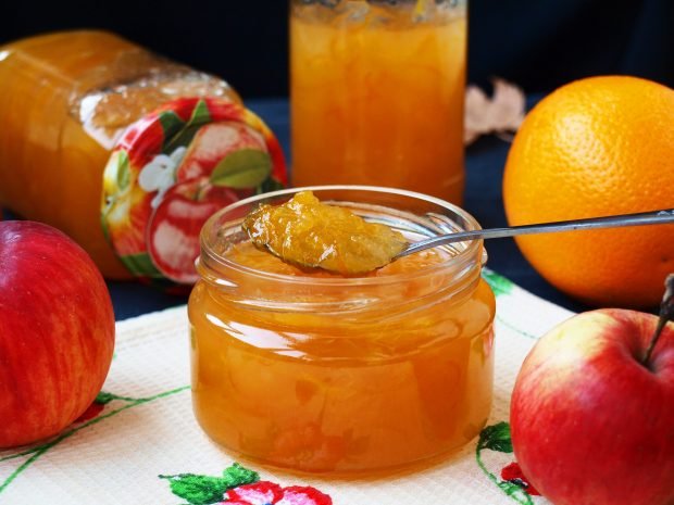 Jam from apples with oranges