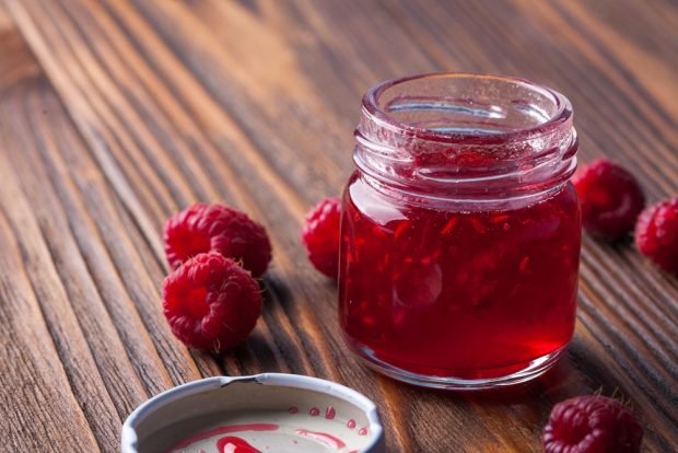 Raspberry jelly with agar agar