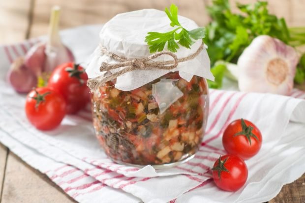 Tomato and zucchini salad for winter