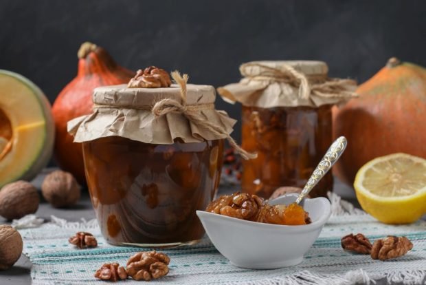 Pumpkin jam with lemon and dried apricots