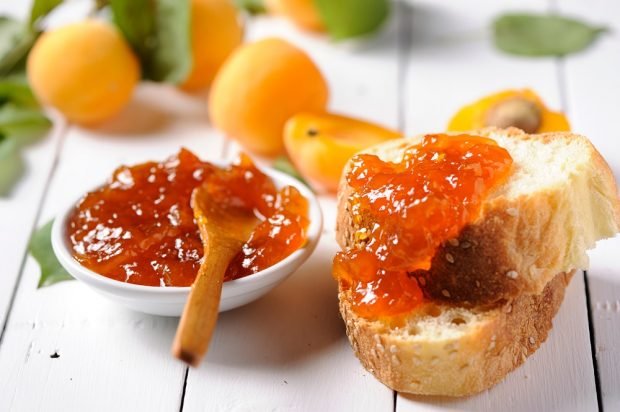 Apricot jam with jelly 