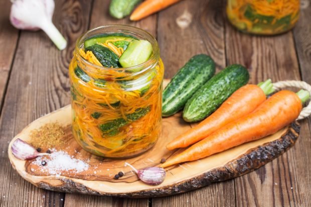 Cucumbers in Korean for the winter without sterilization 