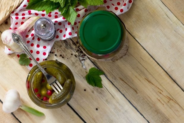 Cucumbers with cherries for winter