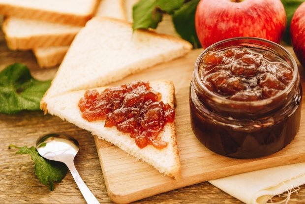 Apple jam with walnuts – a simple and delicious recipe, how to cook step by step