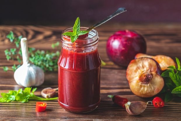 Plum sauce for winter