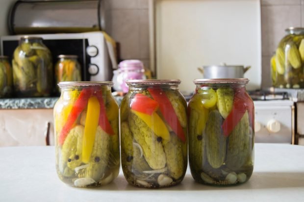 Cucumbers with pepper for winter in jars – a simple and delicious recipe, how to cook step by step