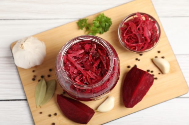 Beetroot with garlic for winter is a simple and delicious recipe, how to cook step by step