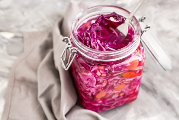 Pickled red cabbage 