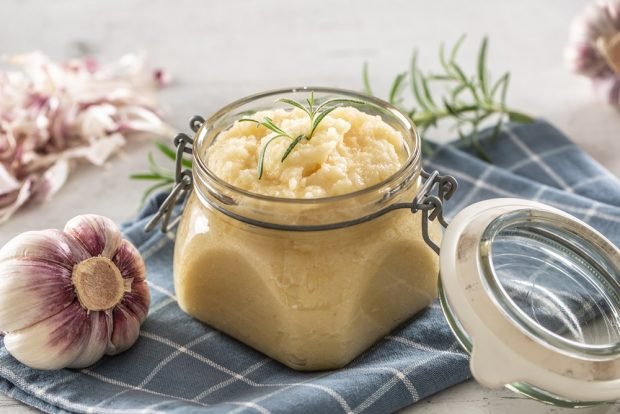 Garlic paste for winter is a simple and delicious recipe, how to cook step by step