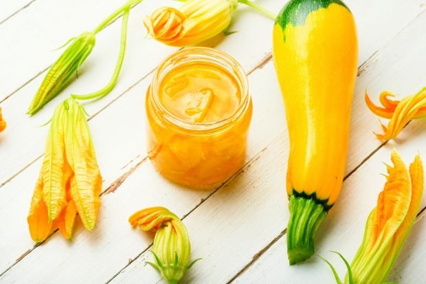 Zucchini jam with lemon