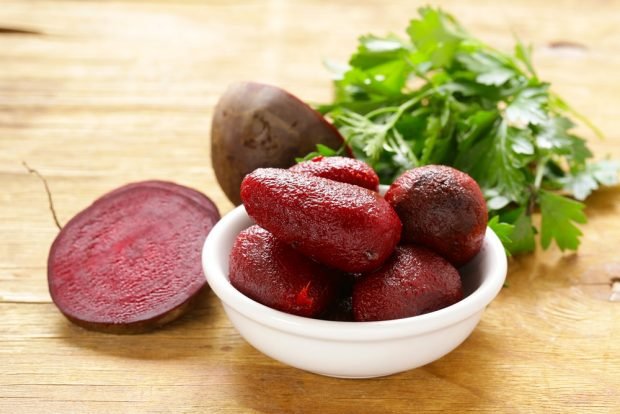 Pickled beetroot for the winter in whole jars