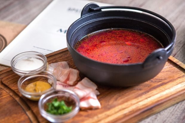 Ukrainian borscht with pork