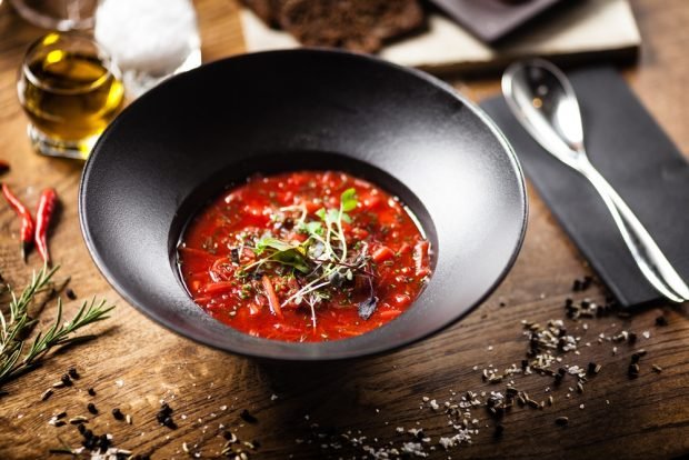 Ukrainian borscht with sprouted grains