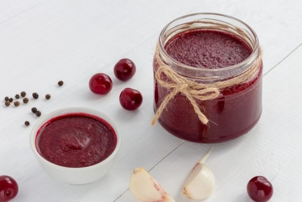 Cherry sauce for meat for winter