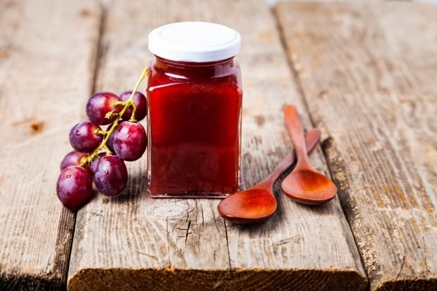 Jam from apples and grapes