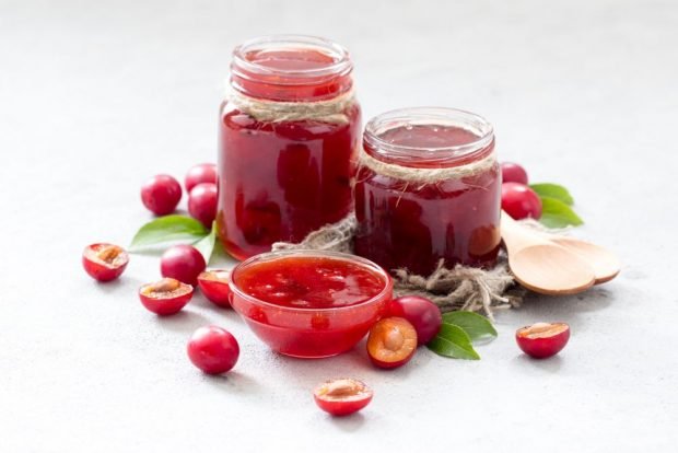 Cherry plum jelly 