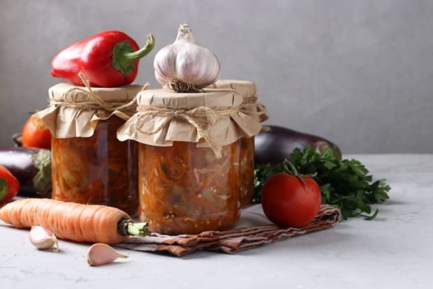 Lecho with eggplant, tomatoes and pepper for winter